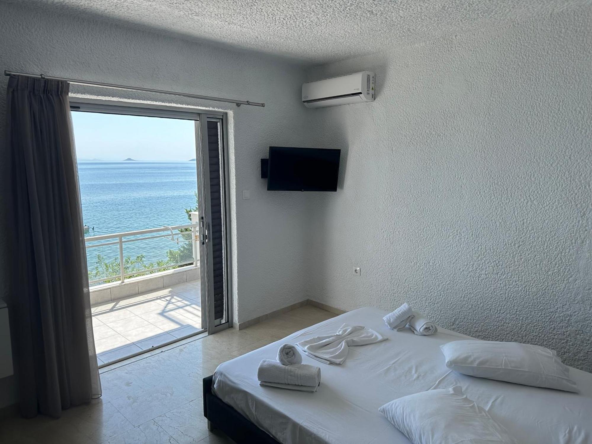 Aqua Apartments Loutra Oraias Elenis Exterior photo